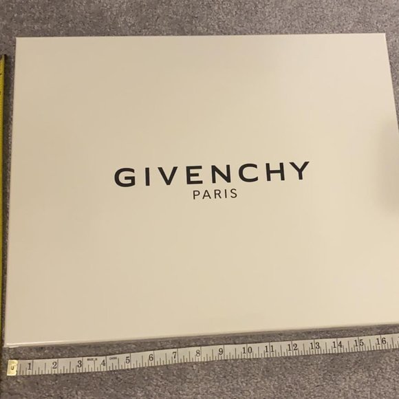 Givenchy Packaging - Picture 1 of 2